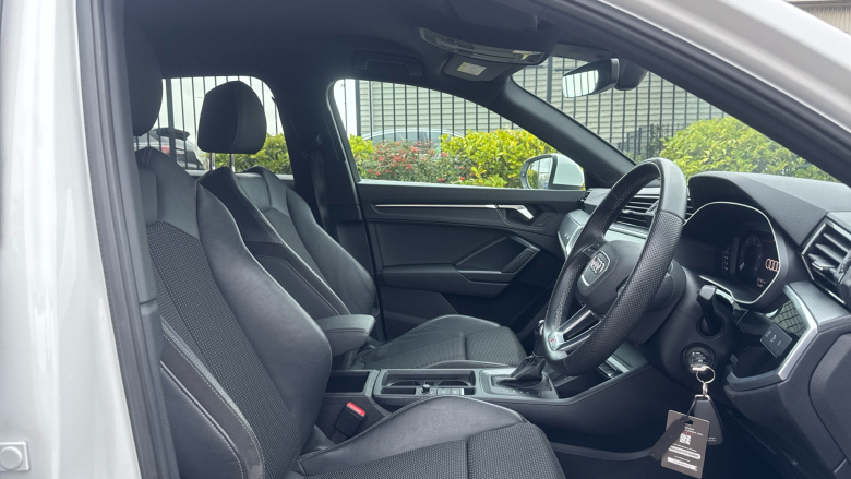 Audi Q3 35 TDI S Line 5dr S Tronic Diesel Estate